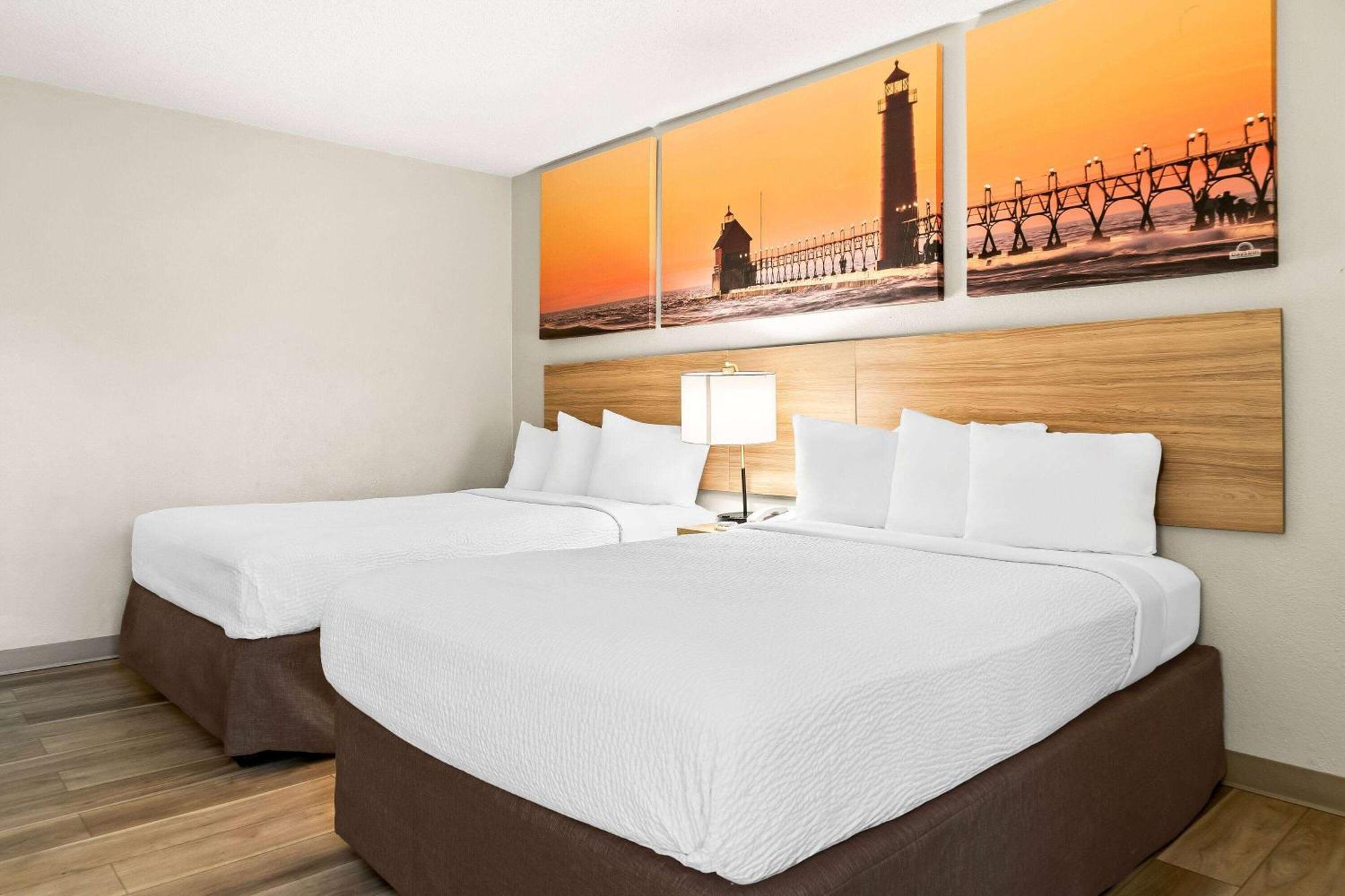 Days Inn & Suites By Wyndham Warren Bagian luar foto