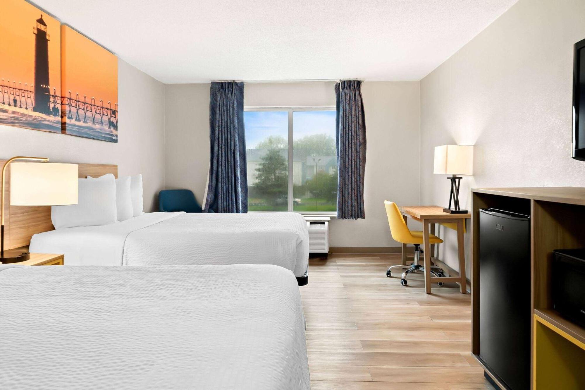 Days Inn & Suites By Wyndham Warren Bagian luar foto