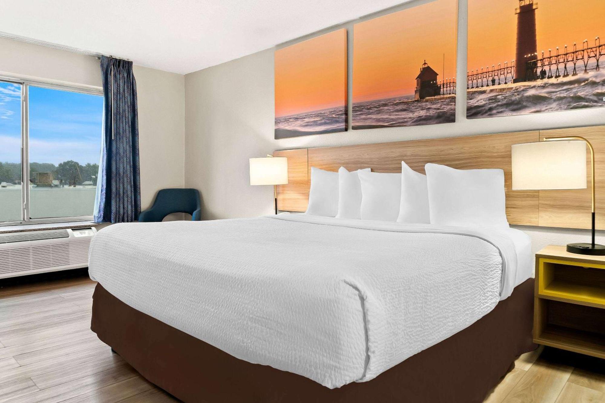 Days Inn & Suites By Wyndham Warren Bagian luar foto