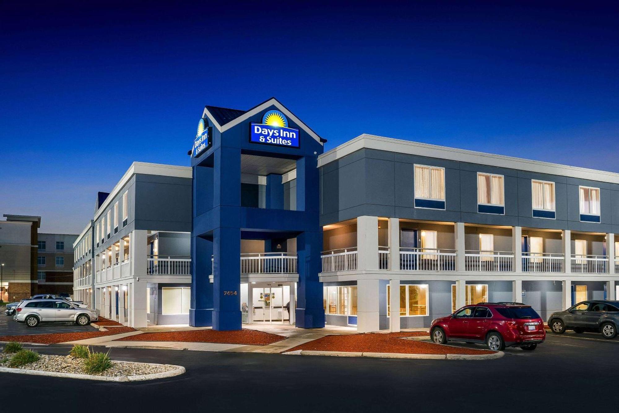 Days Inn & Suites By Wyndham Warren Bagian luar foto